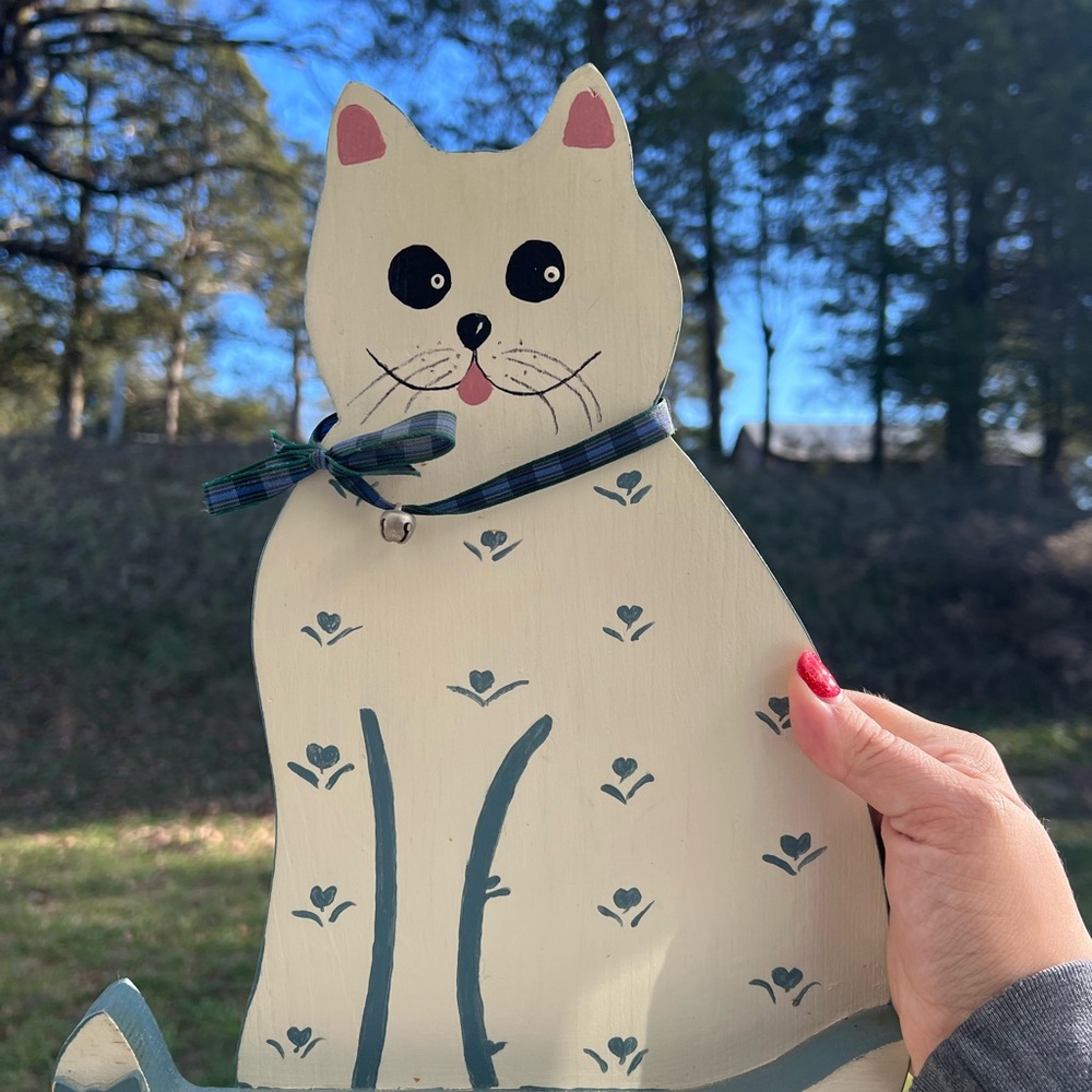 Hand Painted Wooden White  Cat Folk Art Shelf Sitter Country Cottage Decor 13"